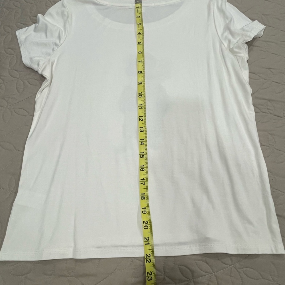 Women’s White T-shirt with Bear Graphic - Picture 4 of 4